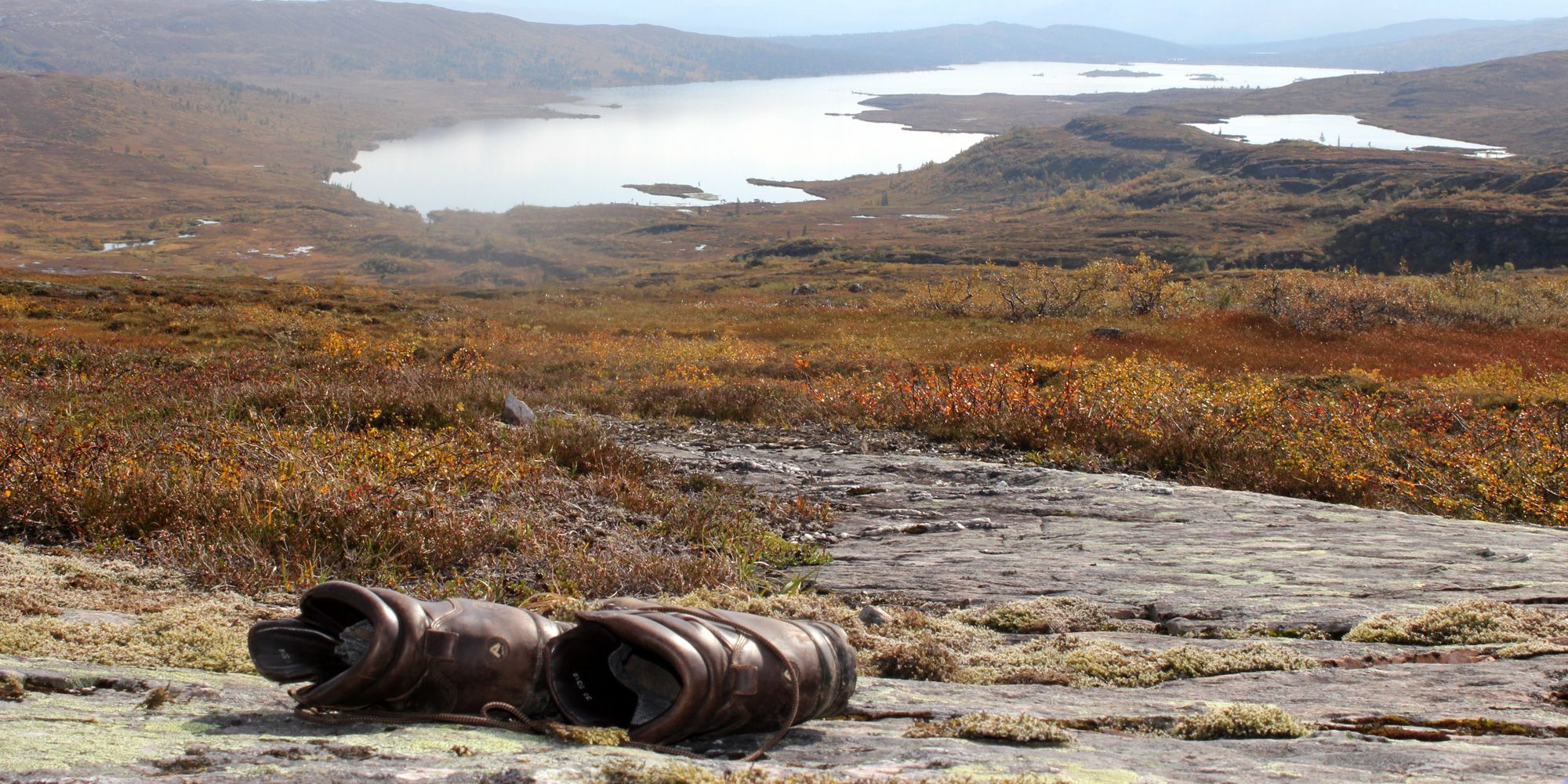 Lake Langvatnet in the distance