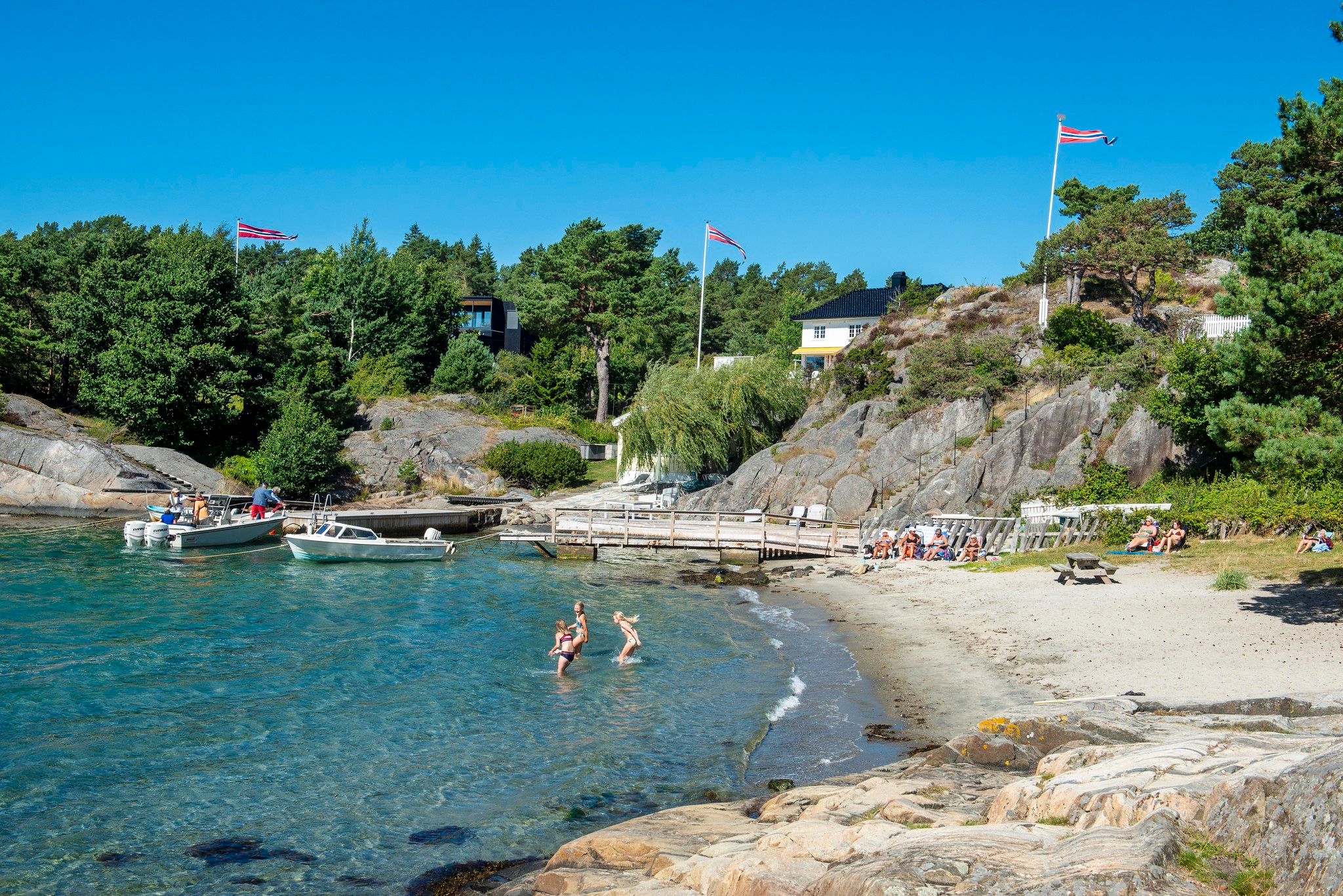 En av badestrendene i Stølsviga - Hisøy i Arendal