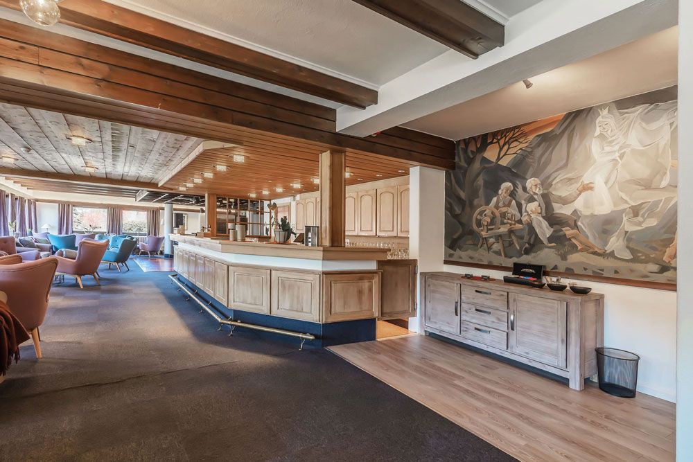 resepsjon på Morgedal Hotell