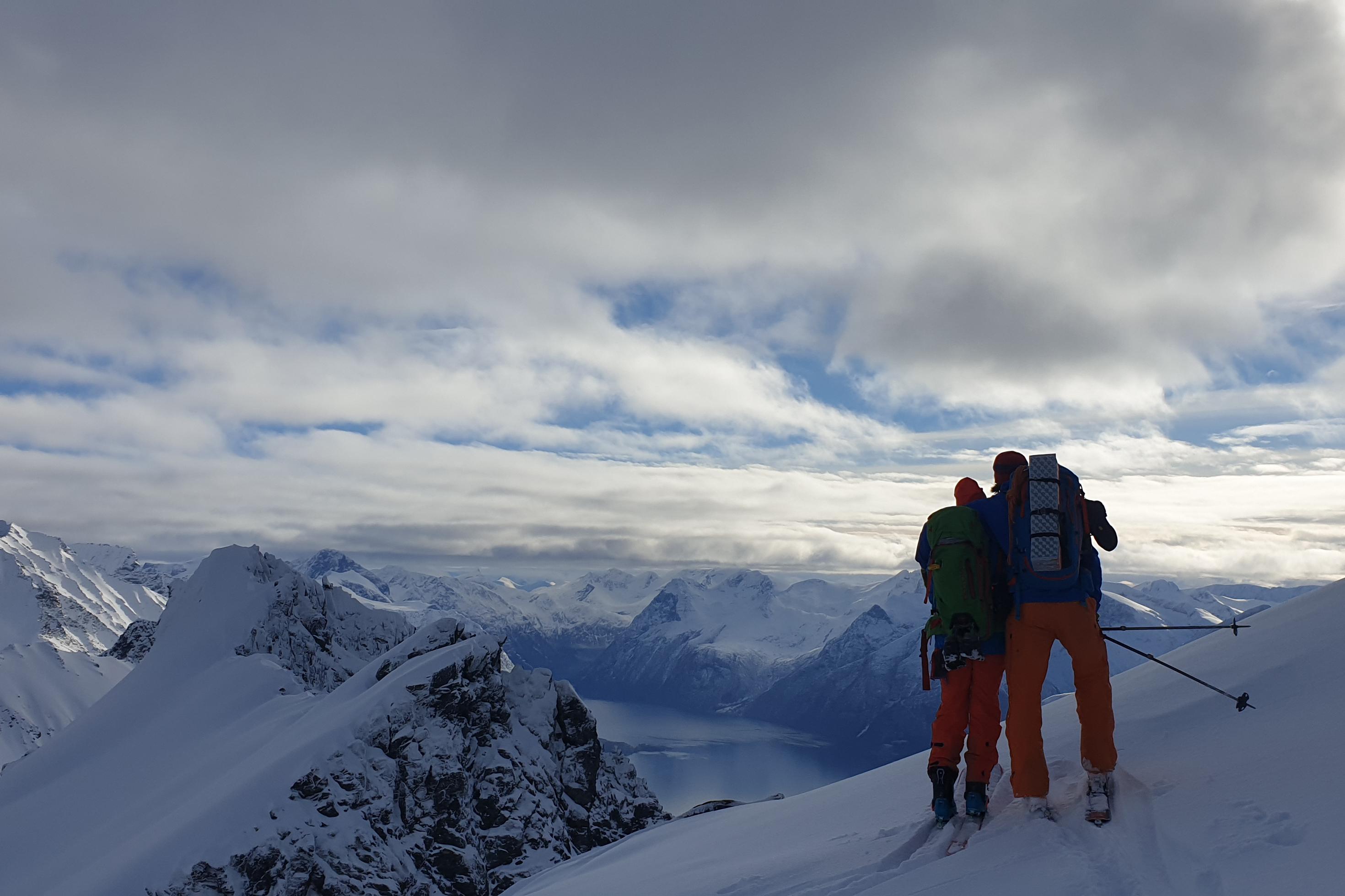 På topptur i Sykkylven