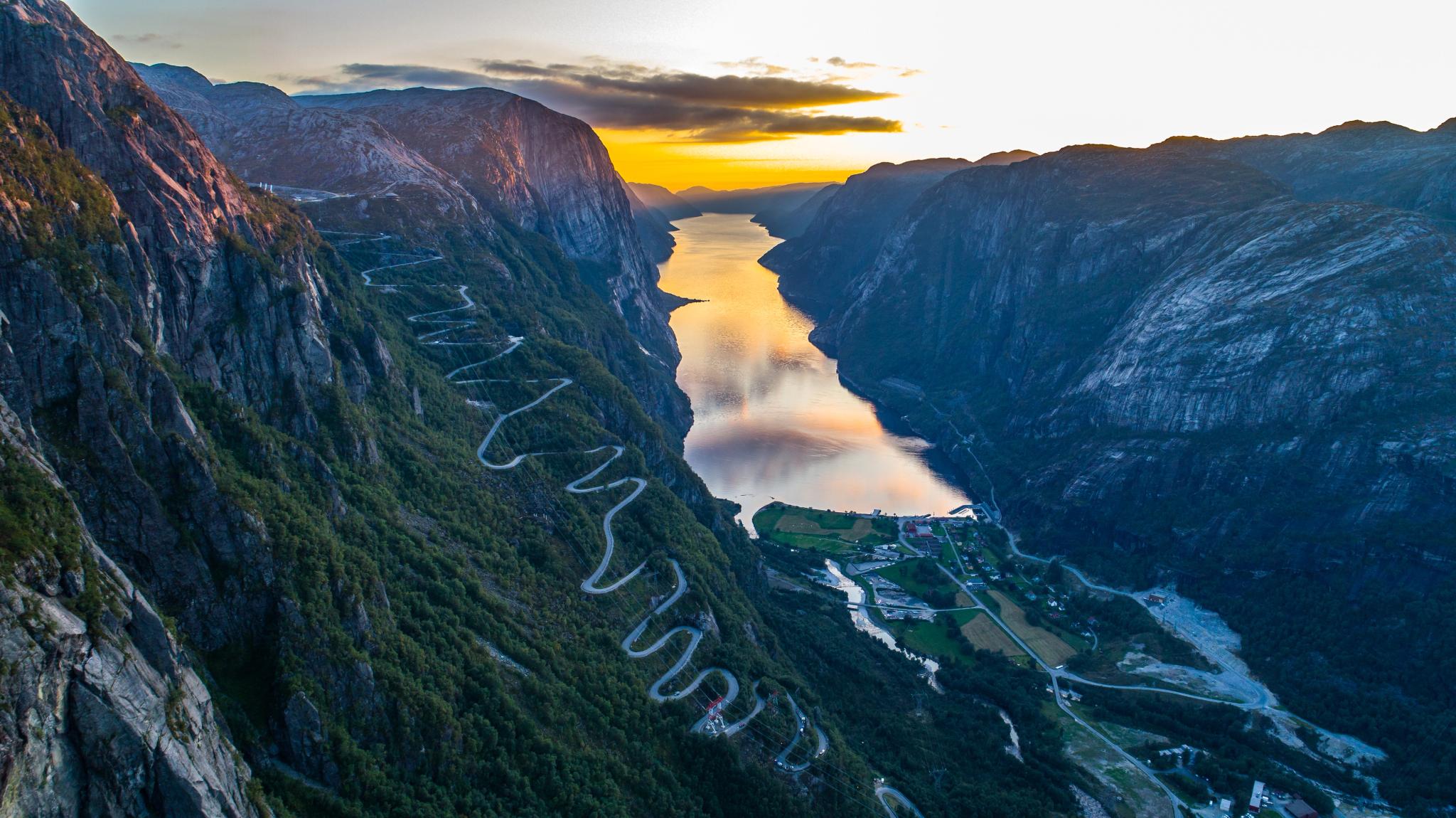 Lysevegen road in Lysebotn