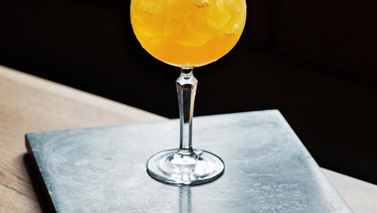 Detail photo of a drink.