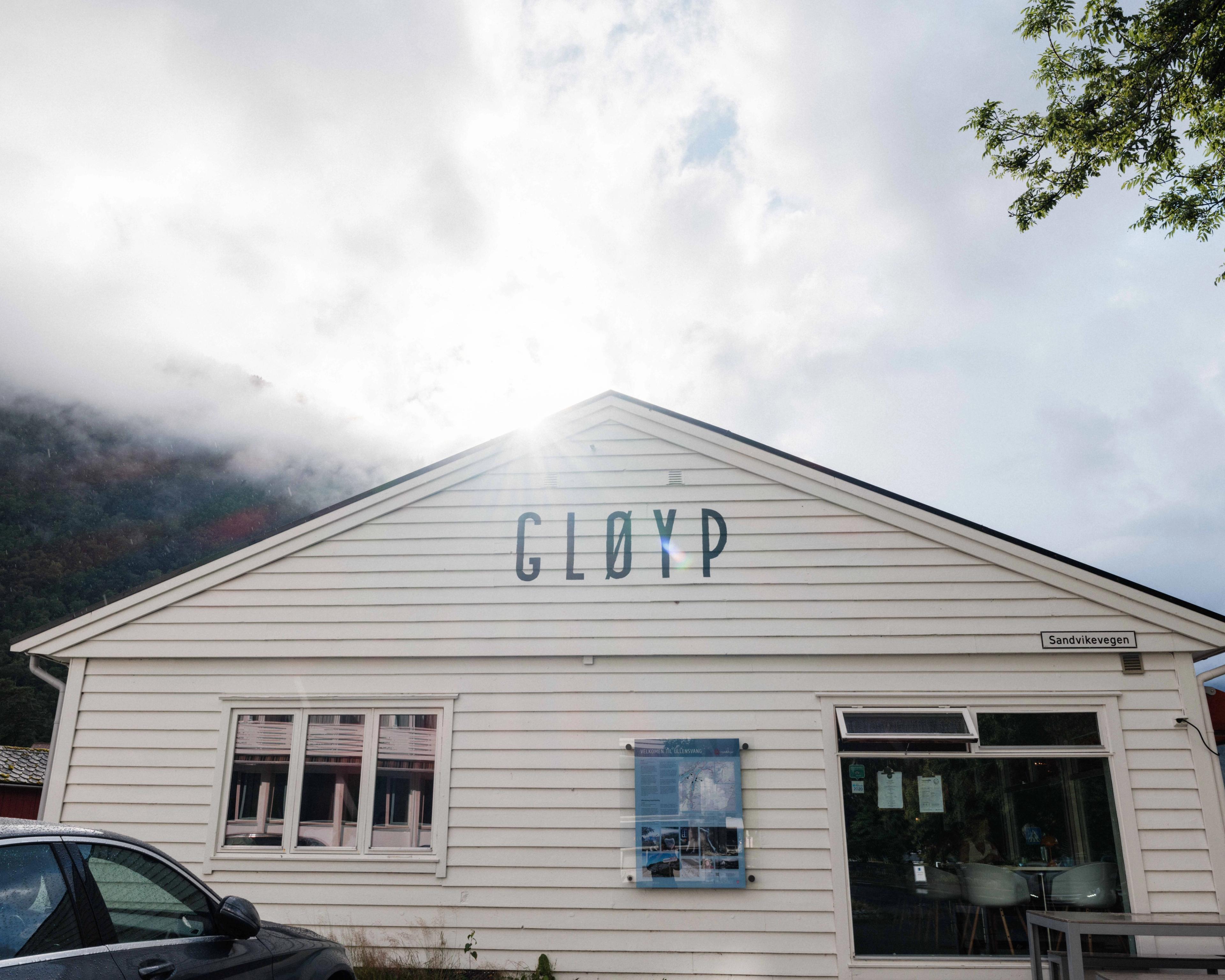 The front of Gløyp Spiseri in Kinsarvik – a cosy and modern eatery in the heart of Hardanger.