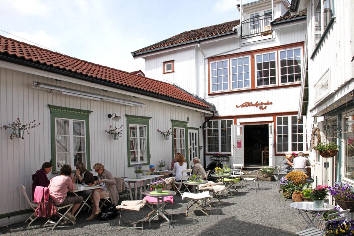 Bakgården Café facade