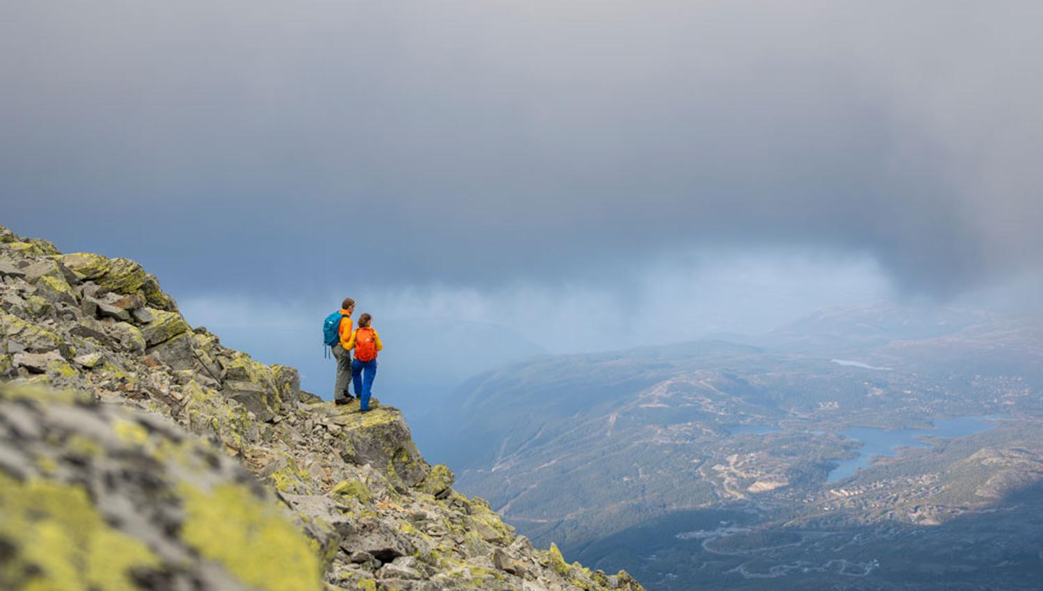 par på tur opp til Gaustatoppen