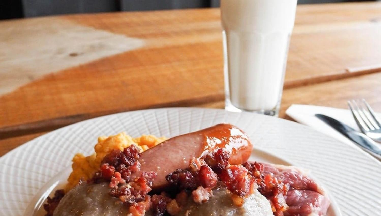 Traditionelle Gerichte wie Komler schmecken immer gut
