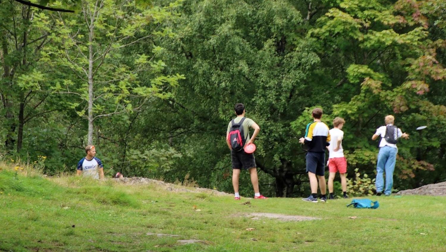Discgolf, outdoor activity, urban activity