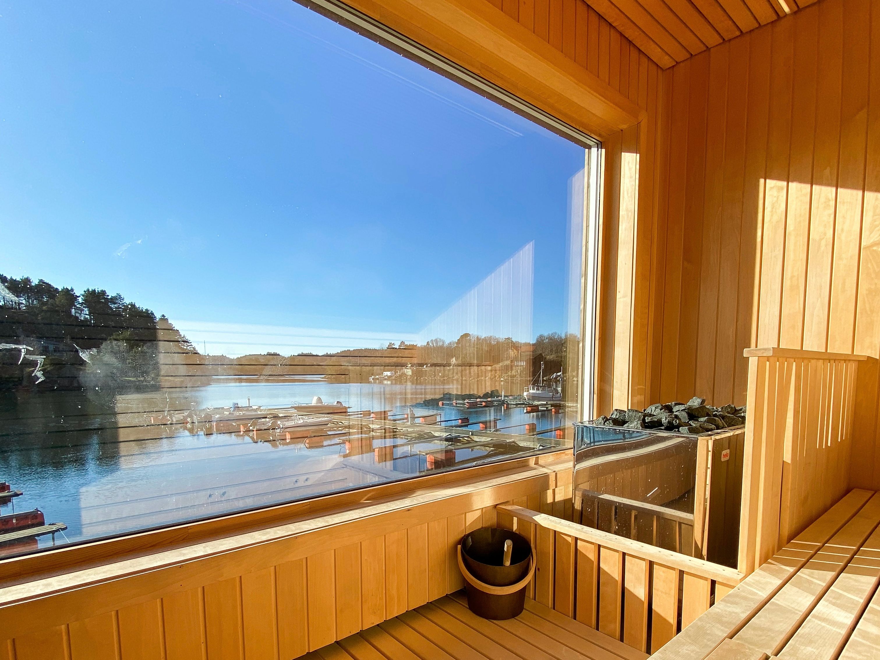 Moderne badstue hos Tregde Sauna. Foto.