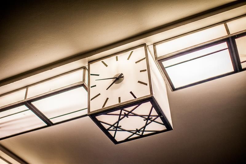 Firkantet lysklokke i taket, art deco stil