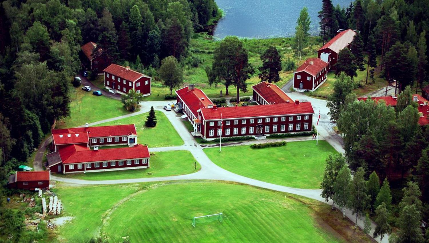 Elverum Folkehøgskole dronebilde