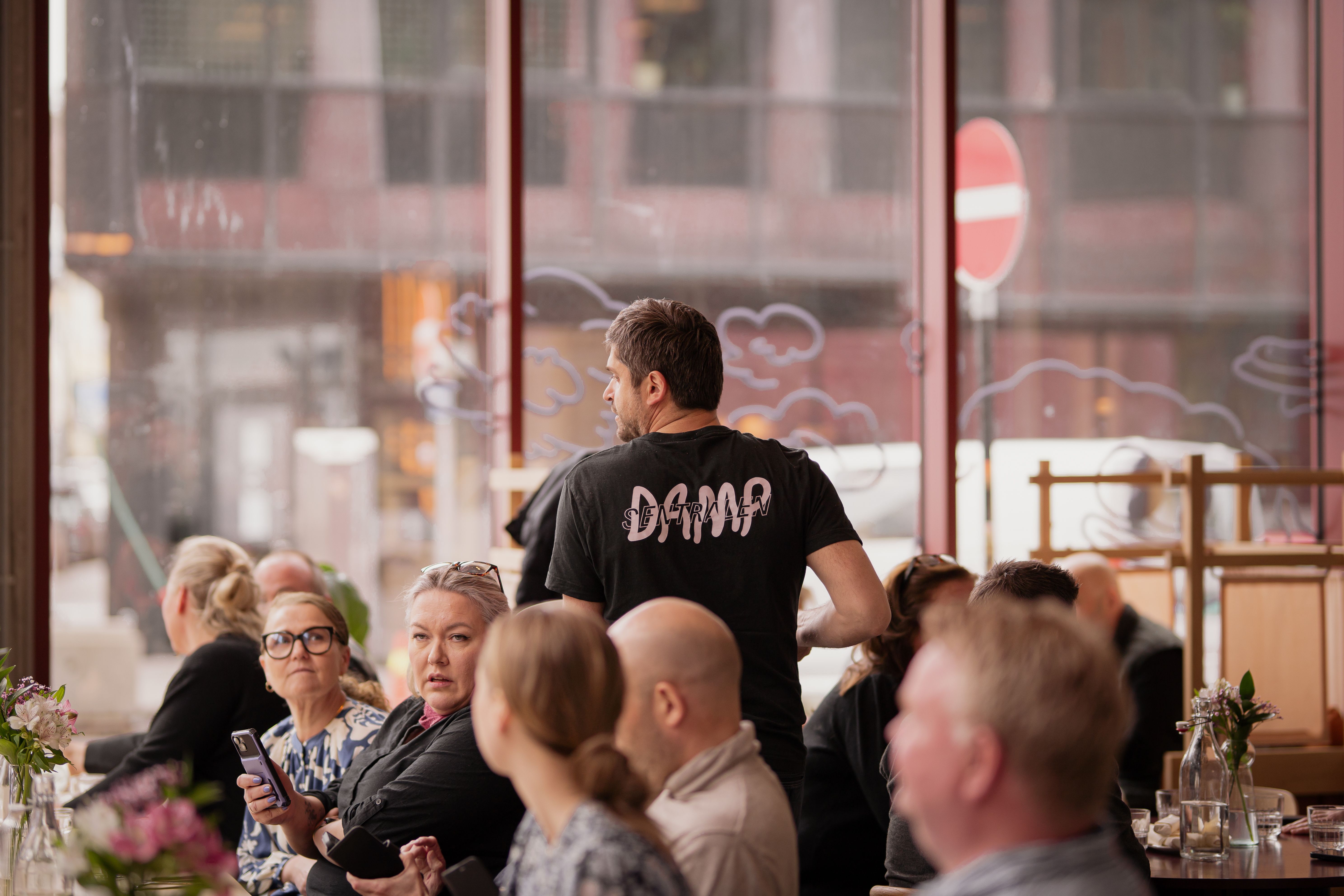 Folksomt og populært hos Dampsentralen.