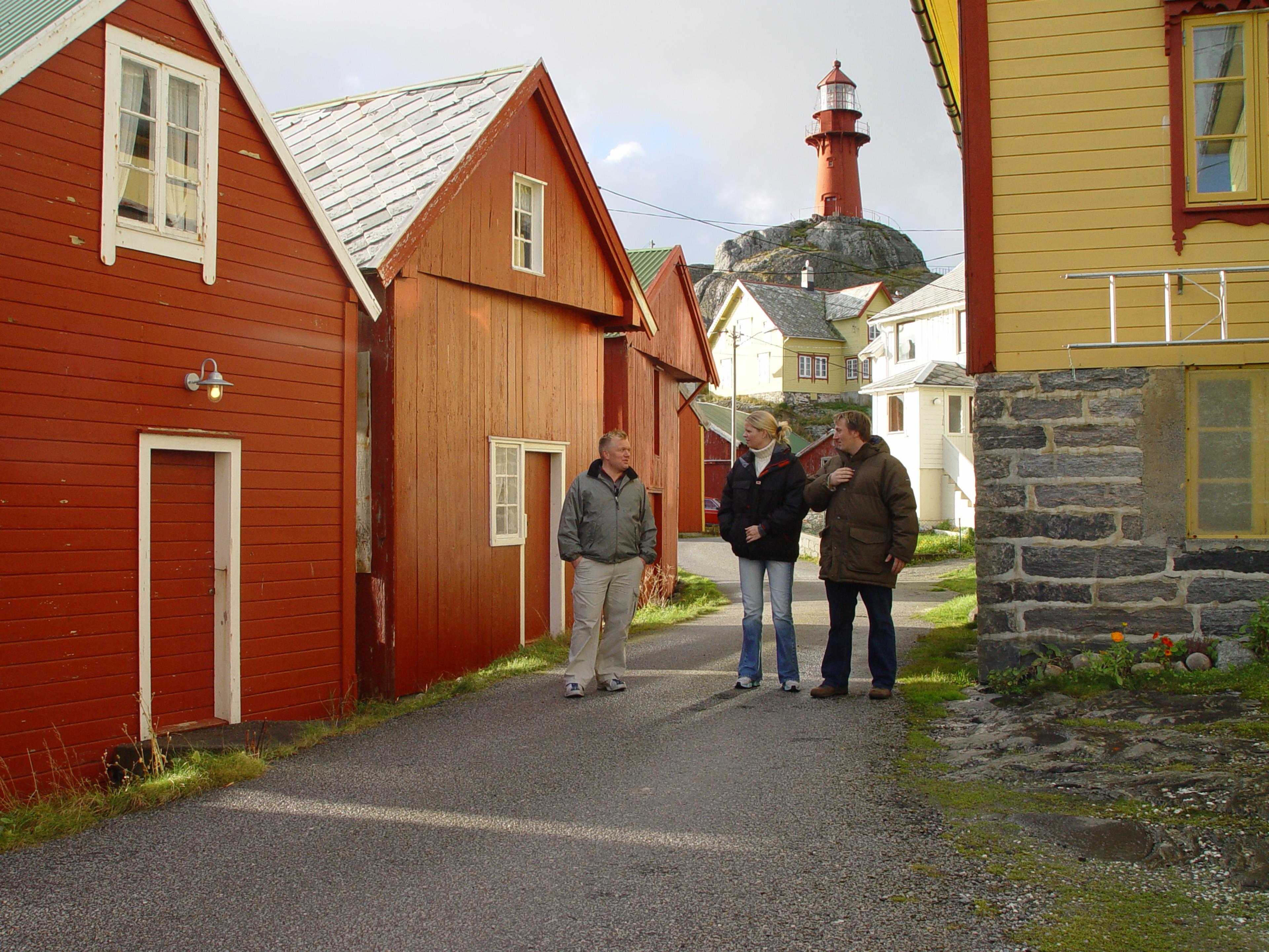 Round trip wiht public bus from Molde to Ona island