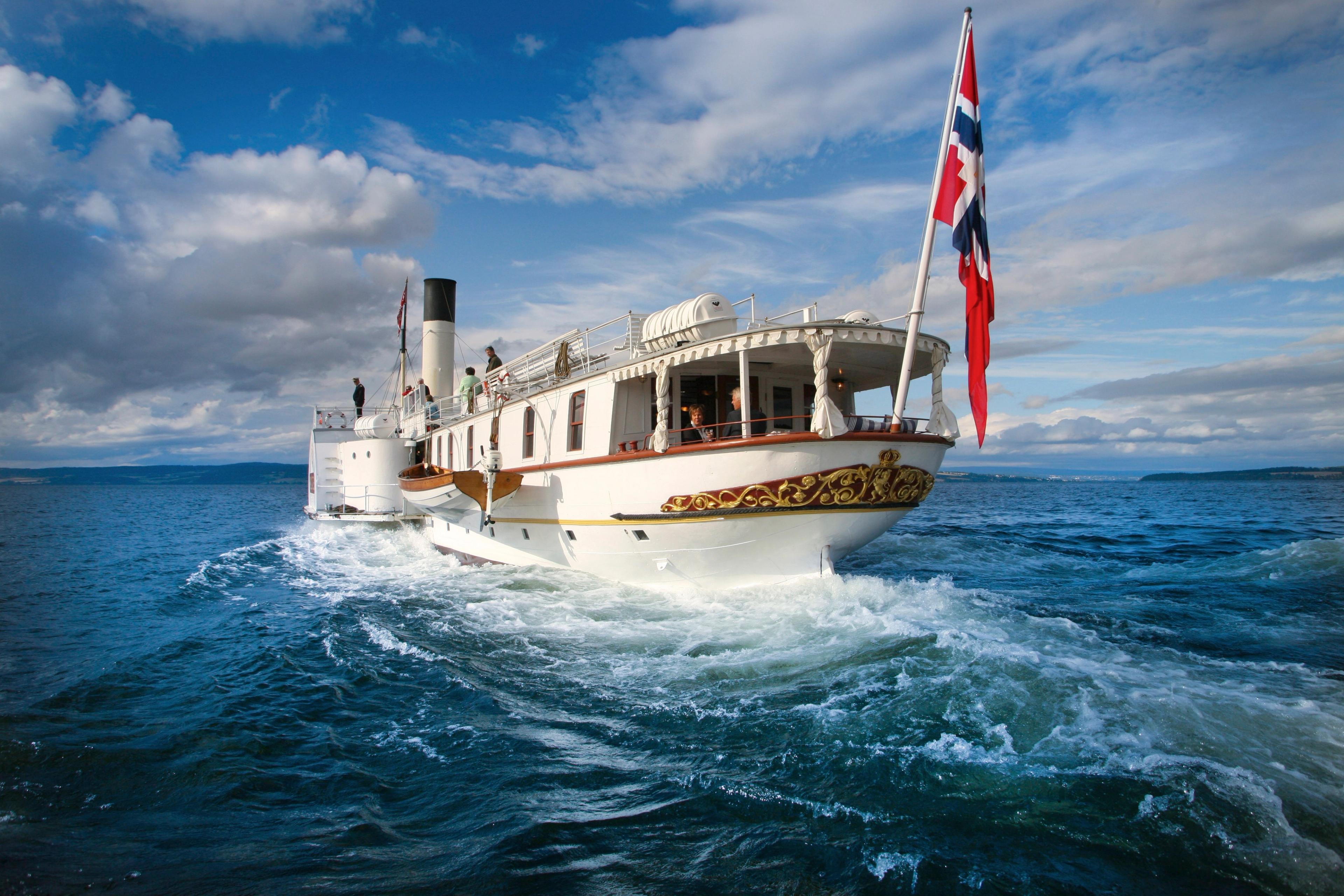 Skibladner sailing at Mjøsa