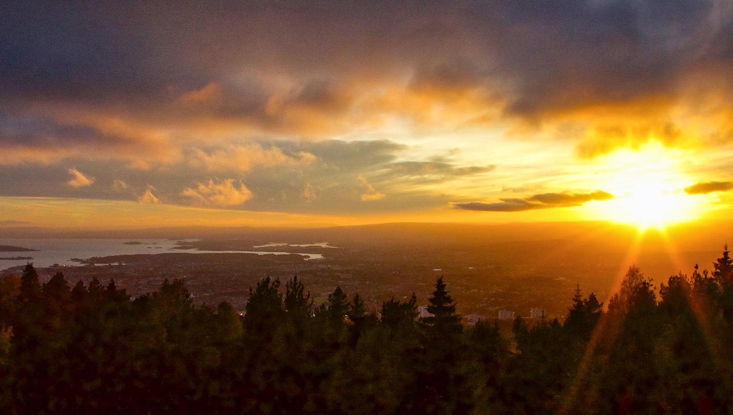 solnedgang over oslofjorden og nordmarka