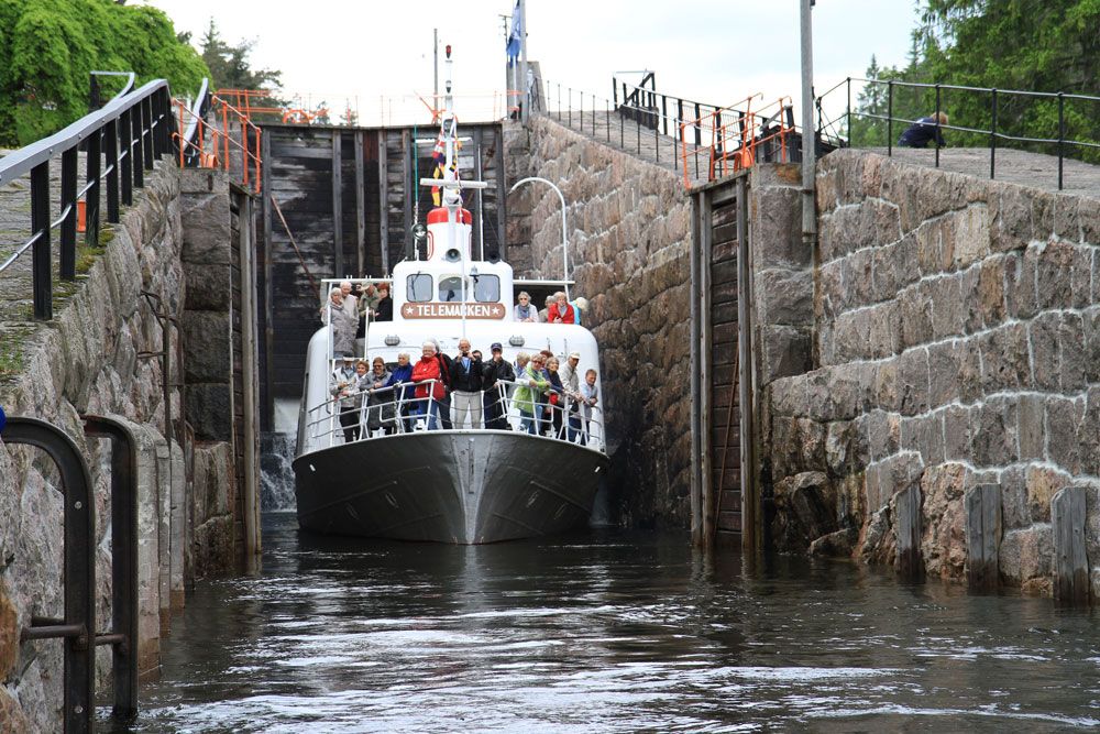 MS Telemarken in the locks 