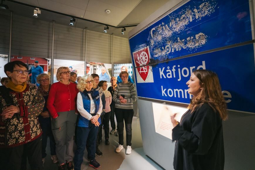 Guiding i utstillingene på Norges arktiske universitetsmuseum i Tromsø