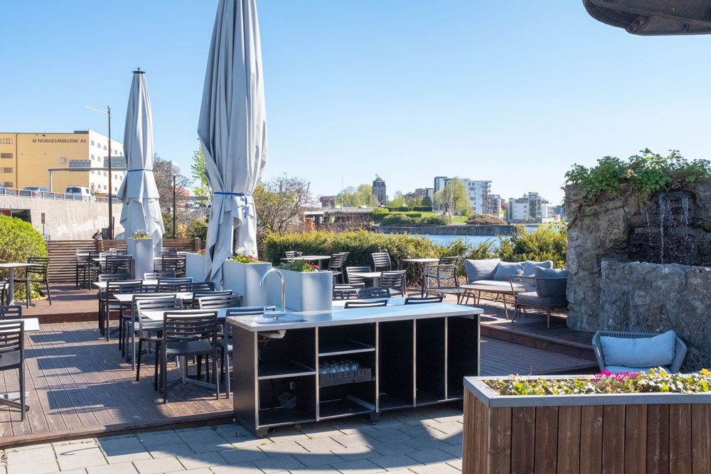 outdoor terrace for Strøm mat & bar in Skien