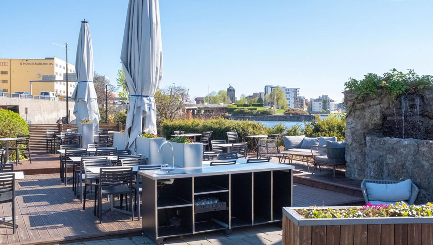 outdoor terrace for Strøm mat & bar in Skien