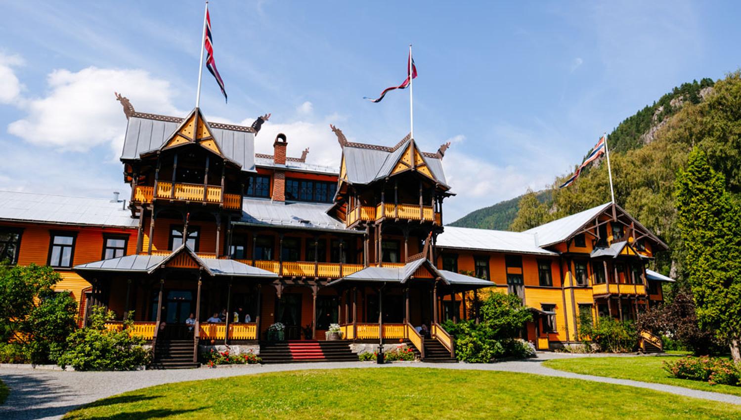 fassaden til Dalen Hotel