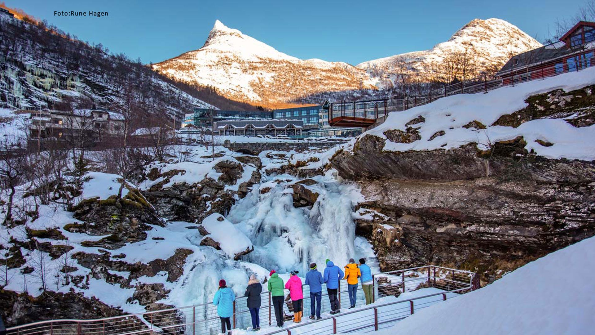 Guidet tur i Fosseråsa på vinterstid i Geiranger