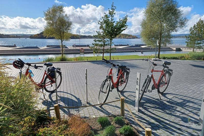 Three parked bikes by Tjuvholmen.