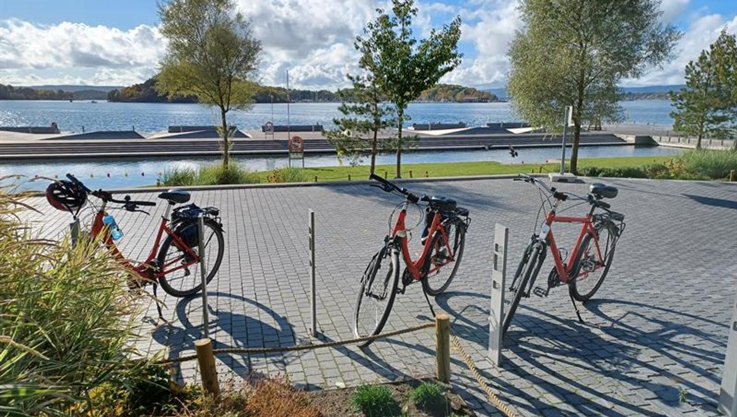 Three parked bikes by Tjuvholmen.