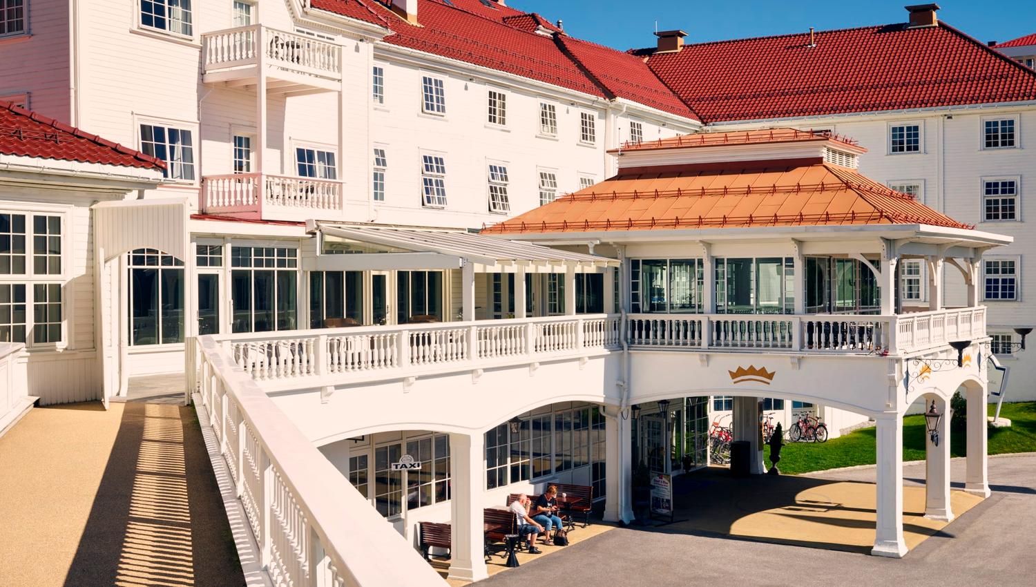 Dr. Holms Hotel