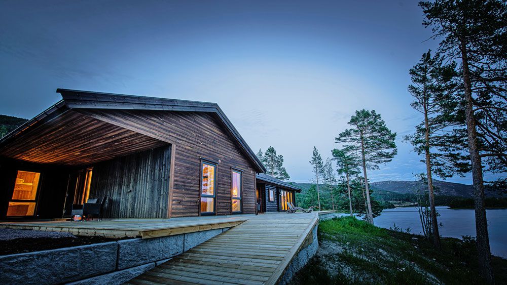 hytta "Lakeside Haven" som ligger på en liten halvøy