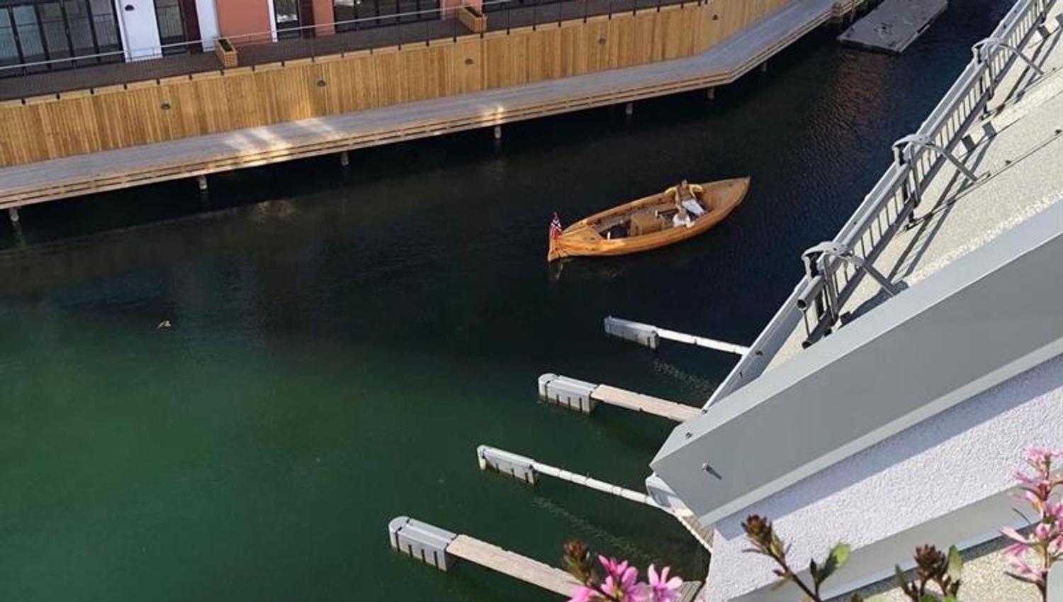 båt i kanal