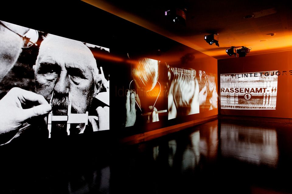 Utsnitt fra den permanente utstillingen om Holocaust