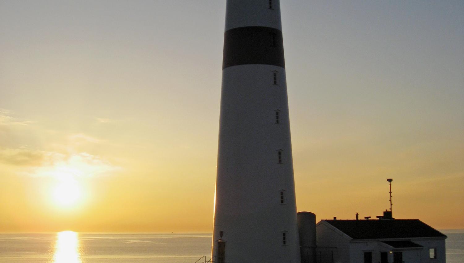 Store Torungen fyr i solnedgang