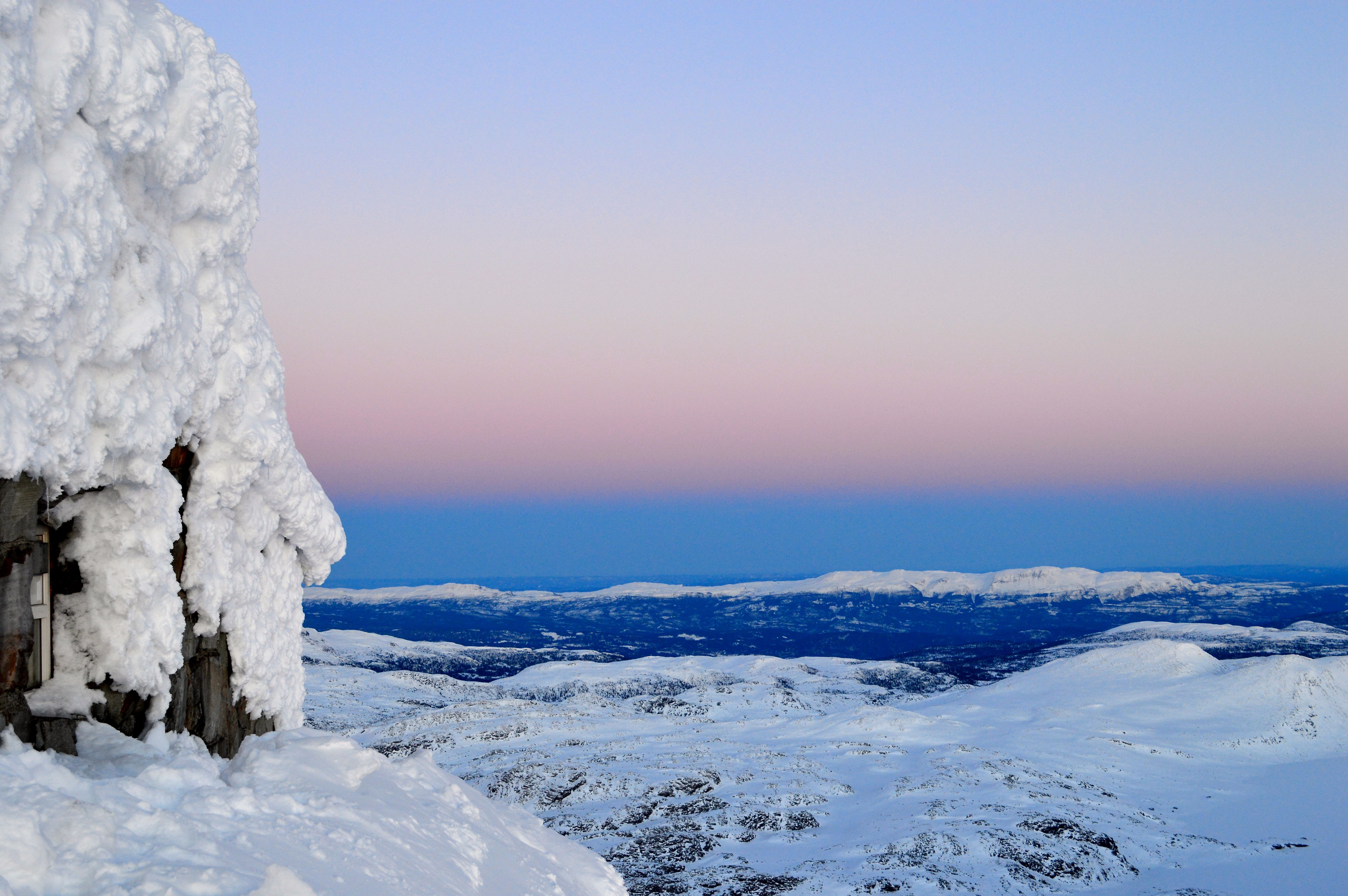 Det er flott på Gaustatoppen både vinter og sommer