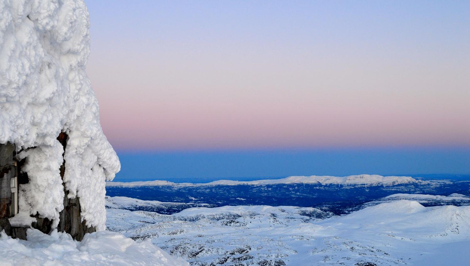 Det er flott på Gaustatoppen både vinter og sommer