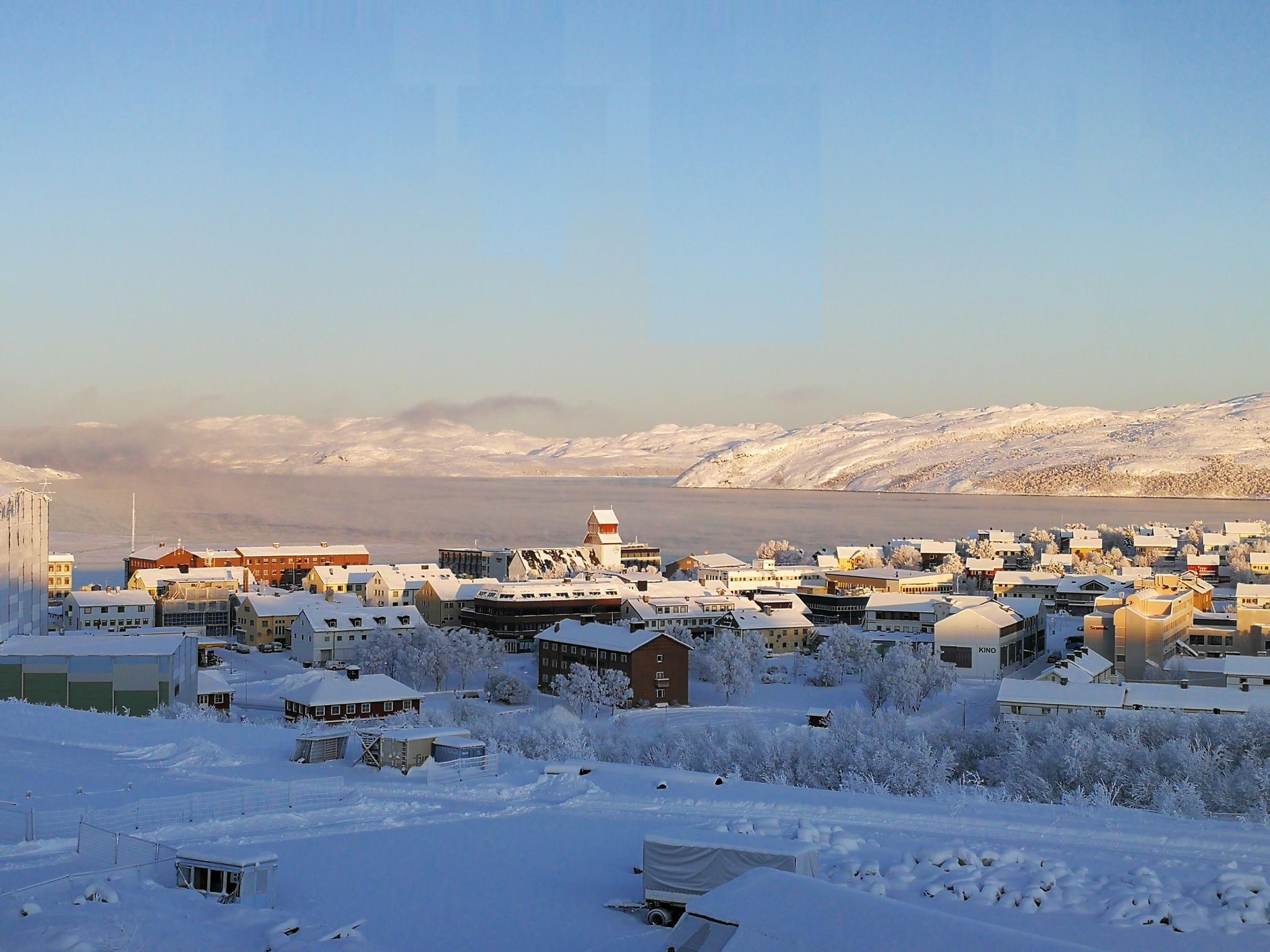 Kirkenes sightseeing and Russian border - private tour