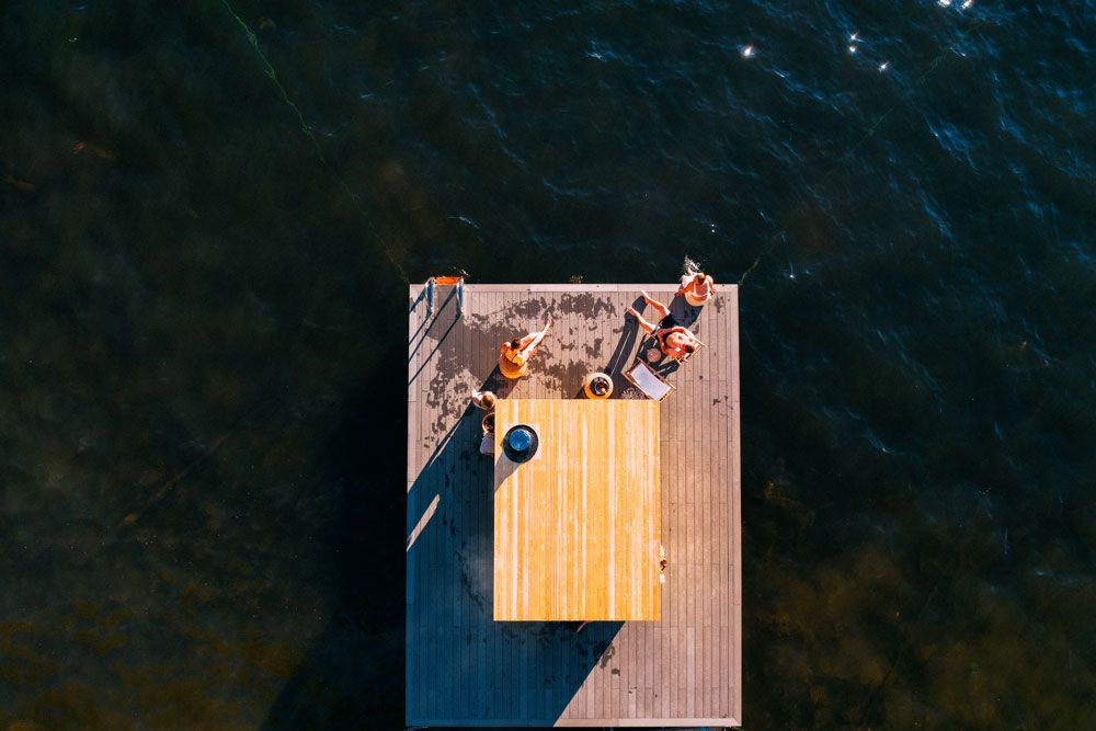 dronebilde av Heit Telemark Sauna på Lien Gård
