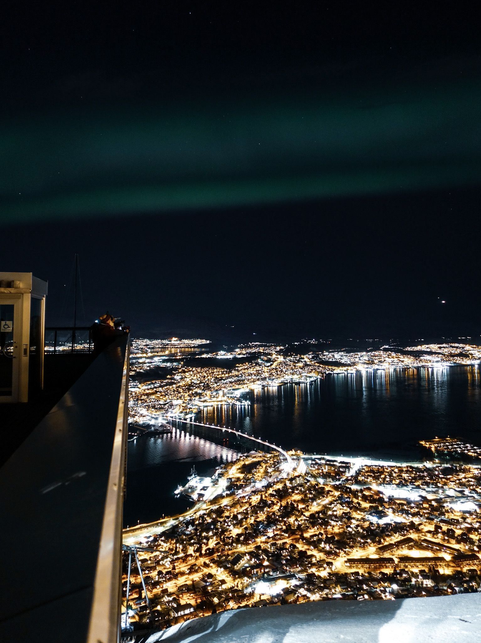 Utsikt over Tromsø fra Fjellheisen om kvelden 