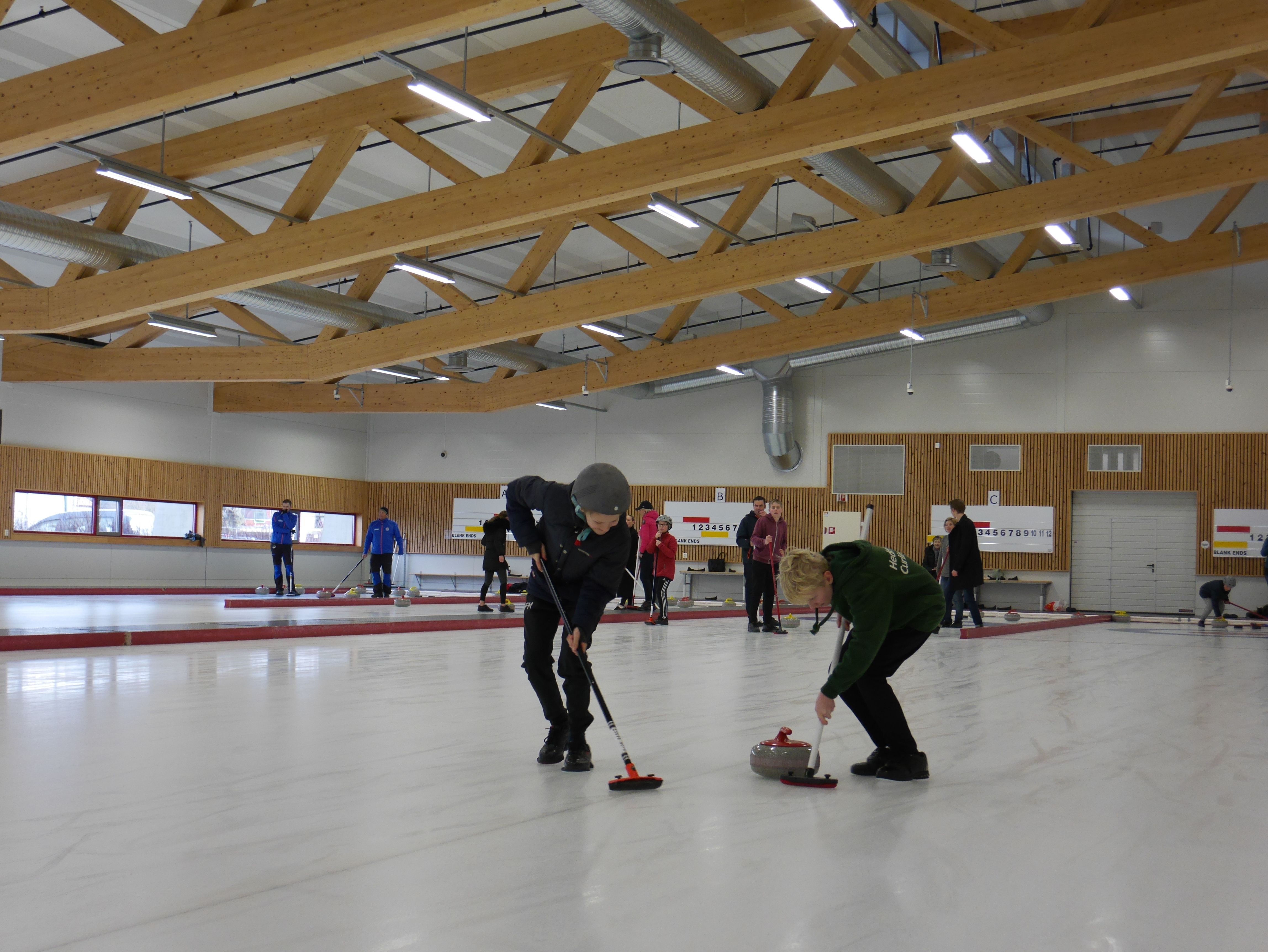 Idda Arena curlingbane