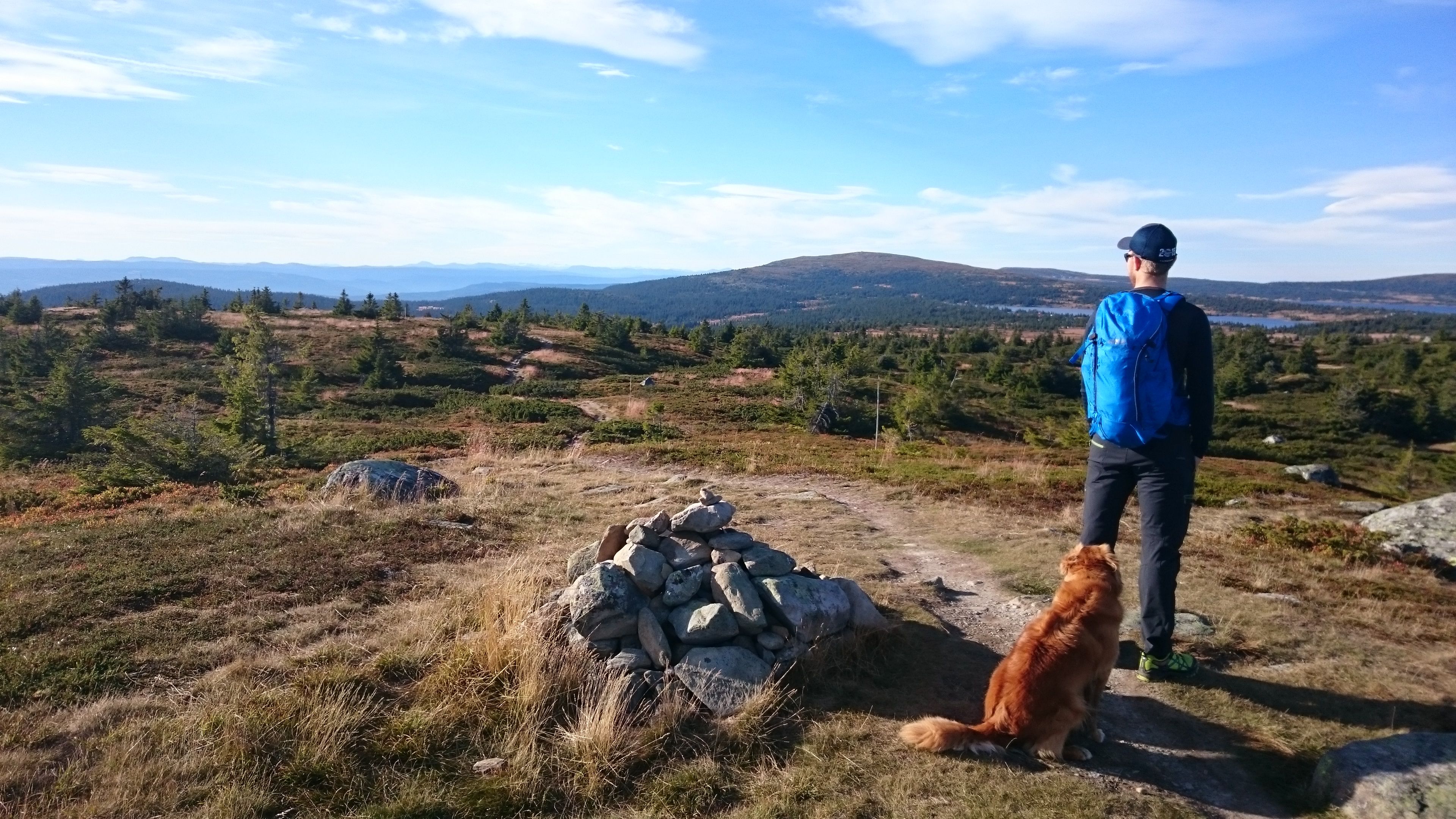 Stort nettverk av stier byr på flotte fjellturer.