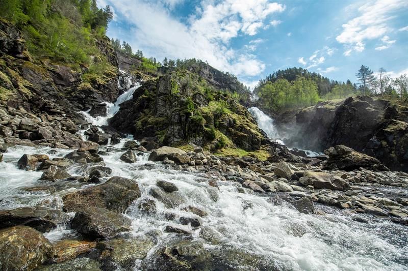 Nærbilde av Låtefoss i Hardanger, Norge.