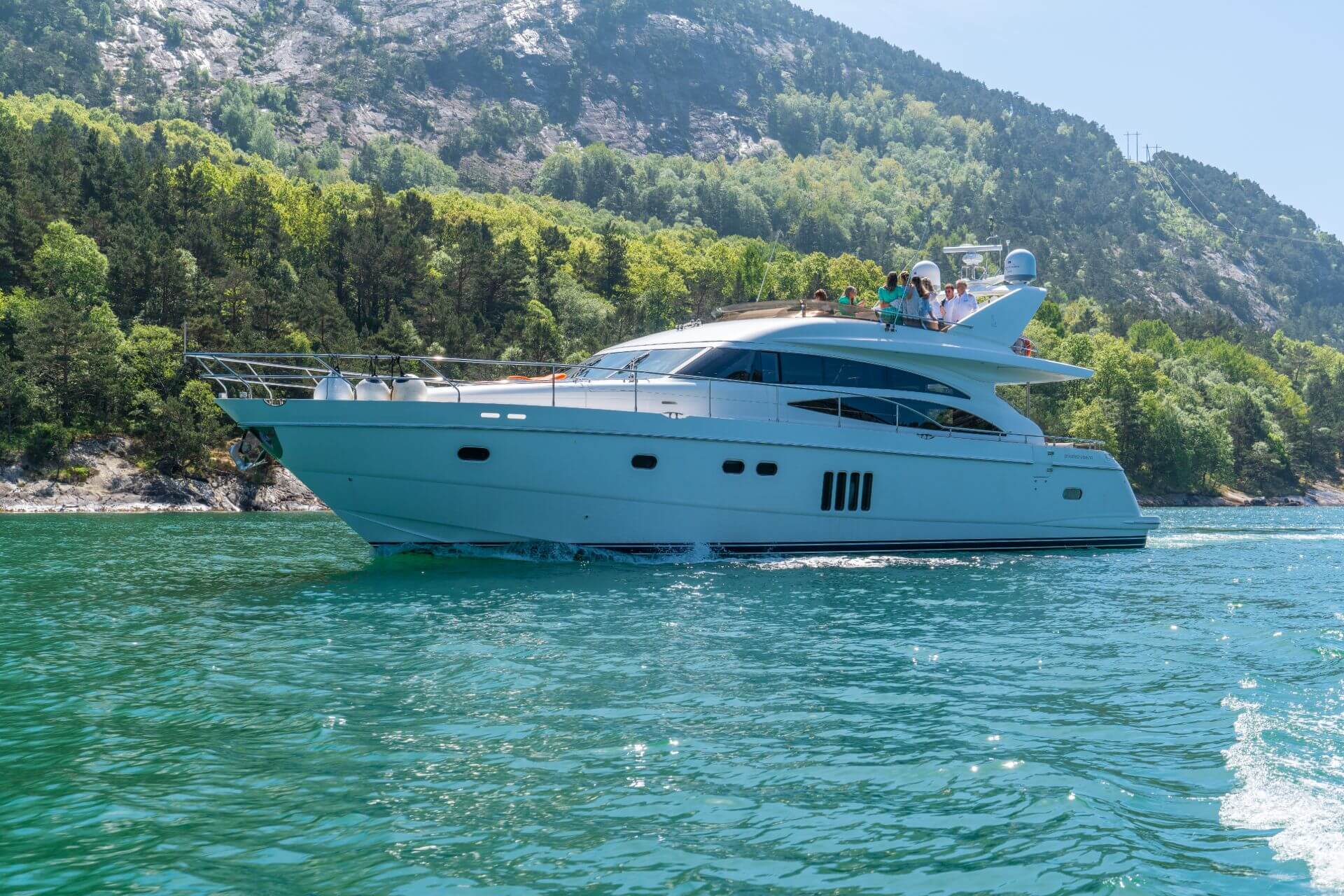 Private Cruise barolo III yacht
