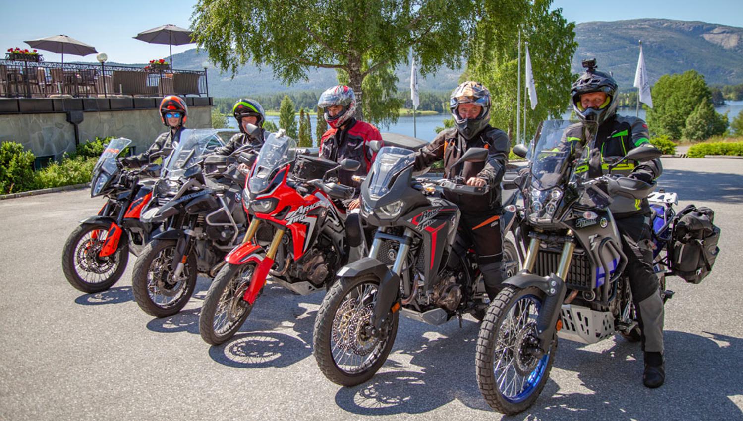 Flotte herrer på sine flotte motorsykler Foto Straand hotel