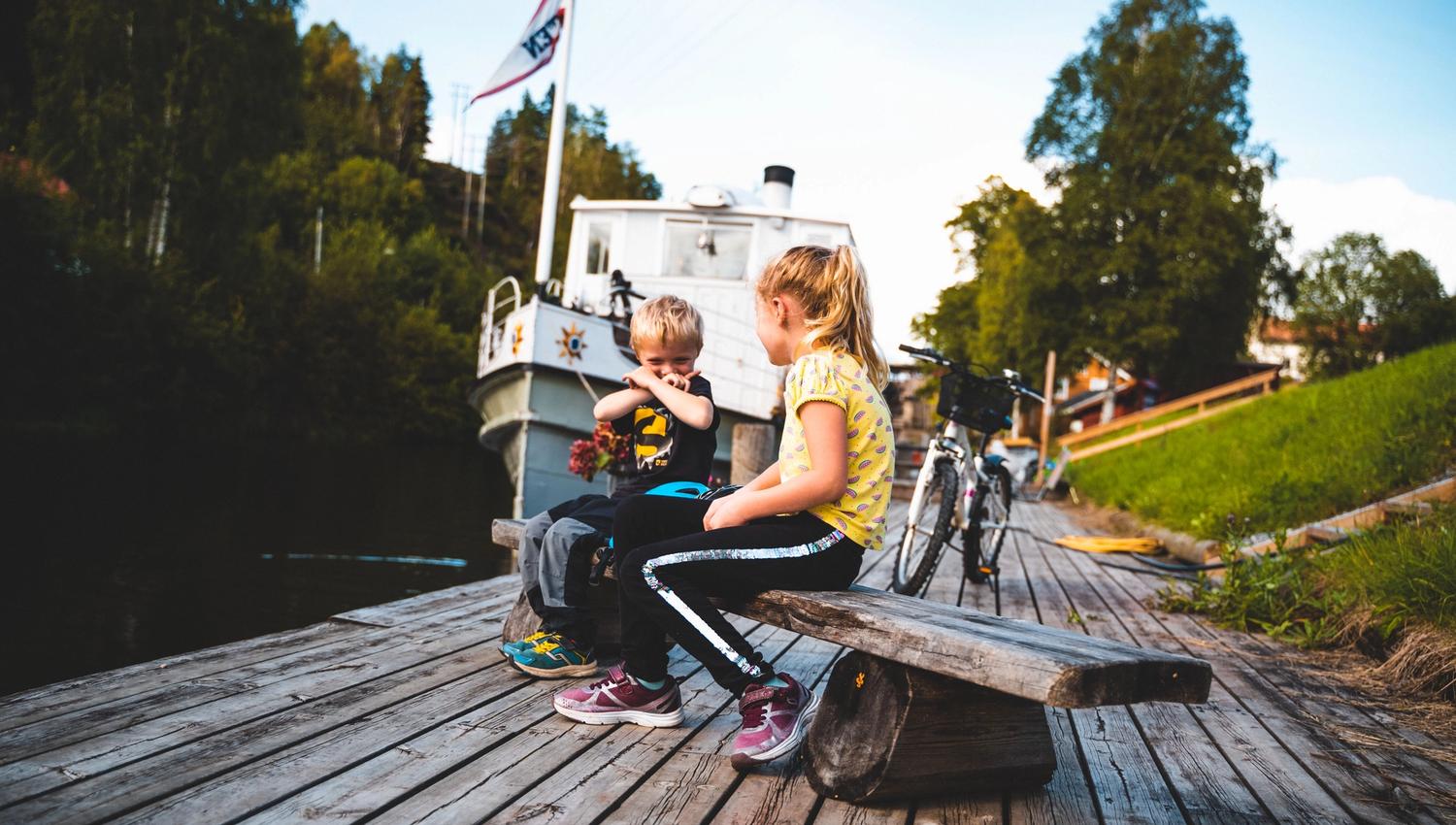 Sitter på krakk