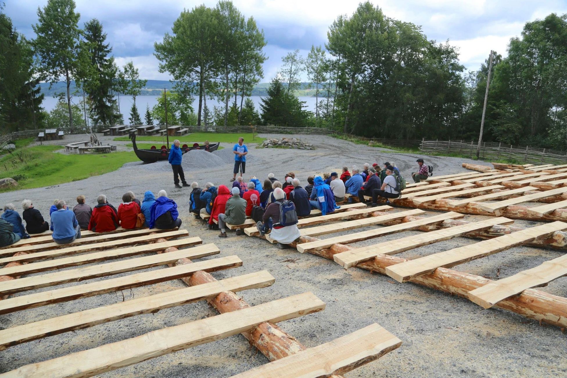 Øyerenopplevelser - Vikingearena med gjester