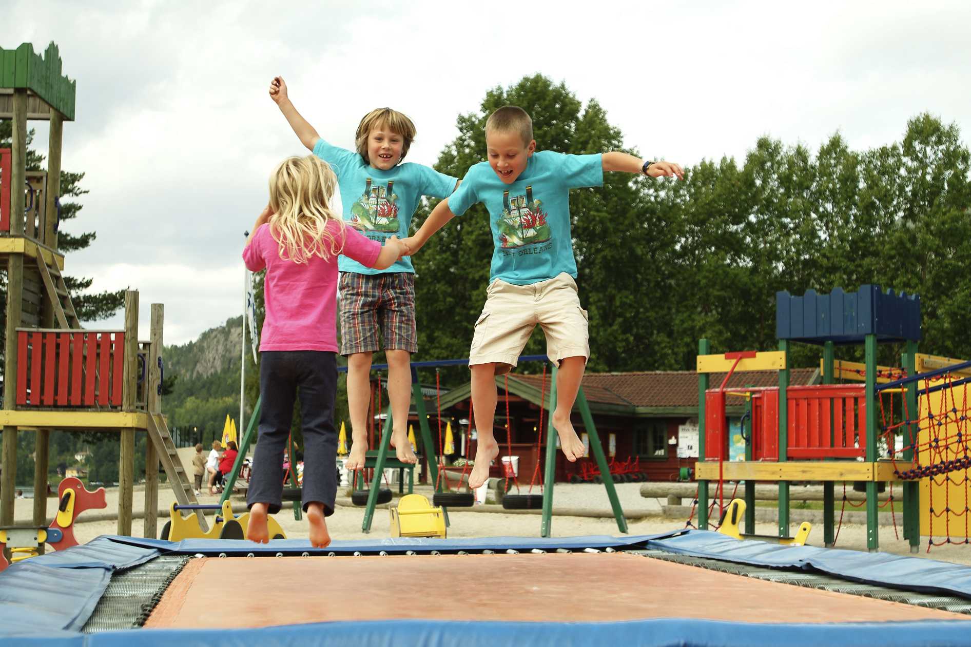 barn hopper i trampoline