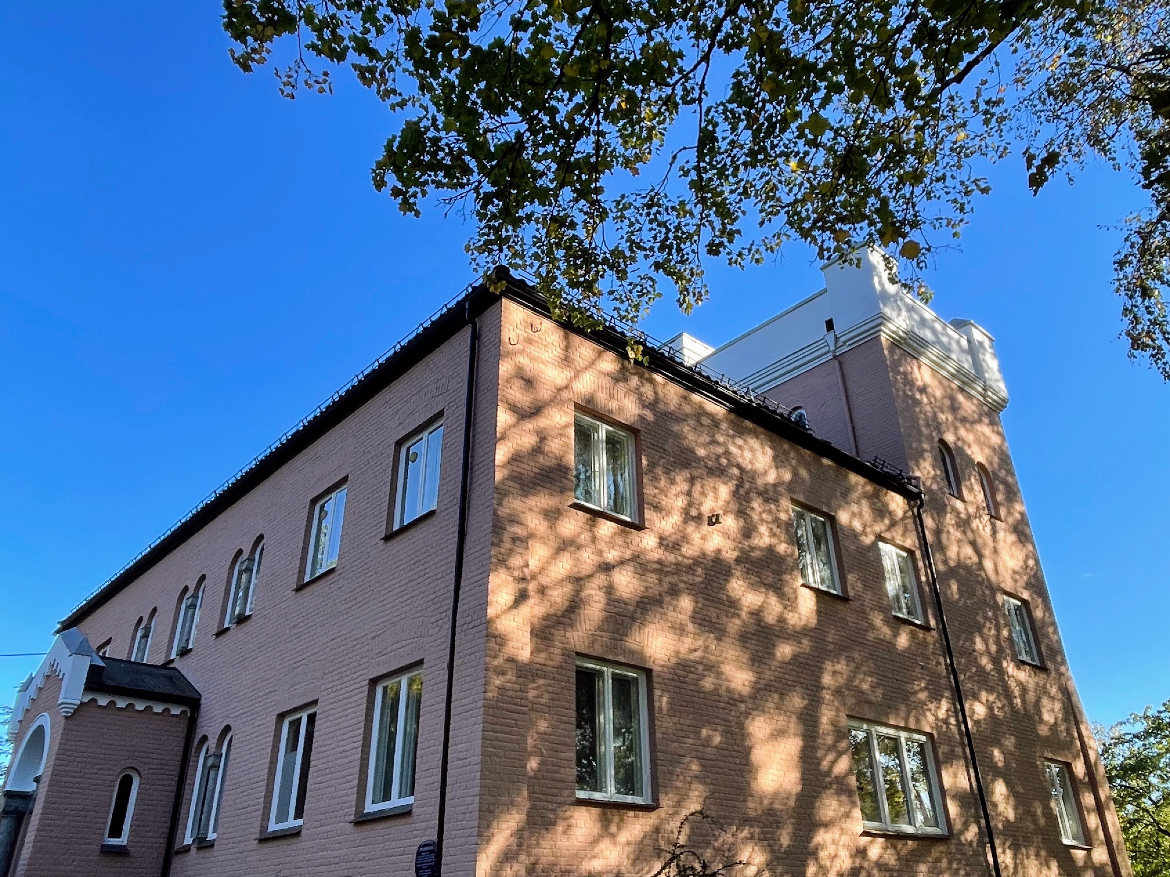 Polhøgda bygget - rosa murstein