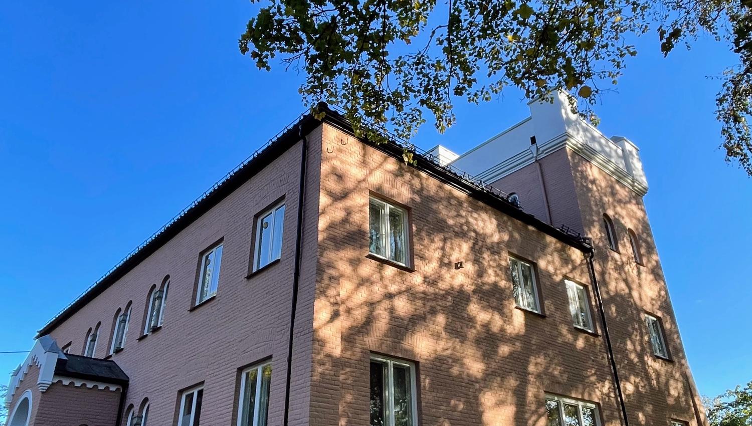 Polhøgda bygget - rosa murstein