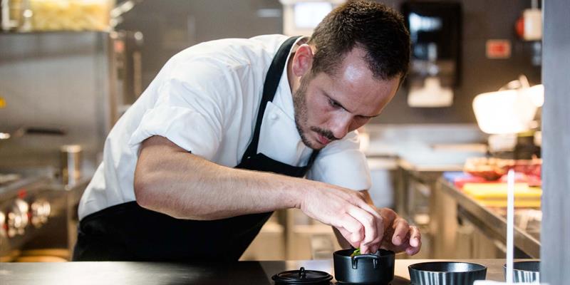 chef who prepares the food