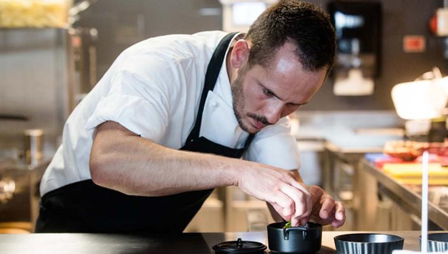 chef who prepares the food