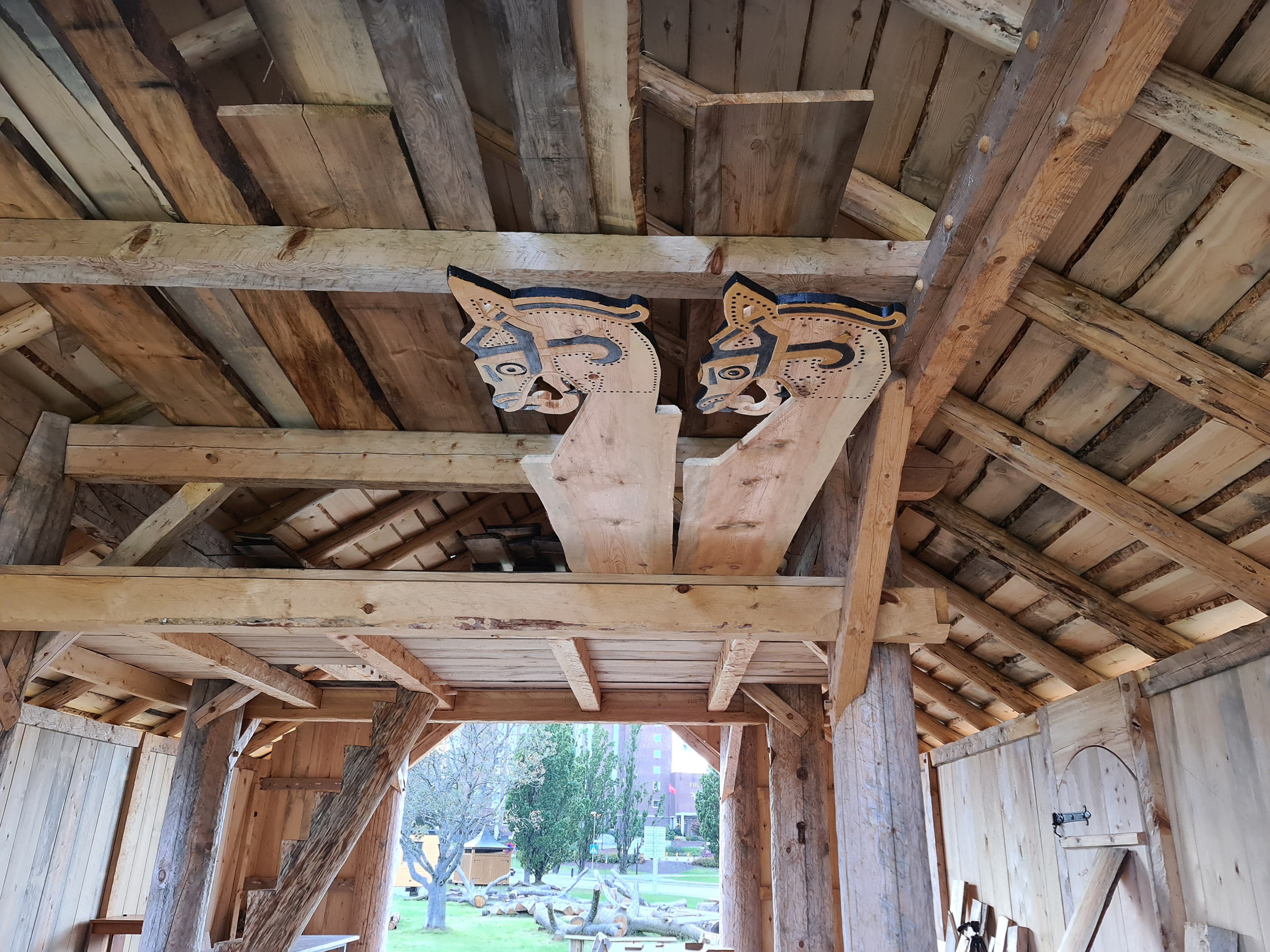 Dragehoder - detaljer til skipet