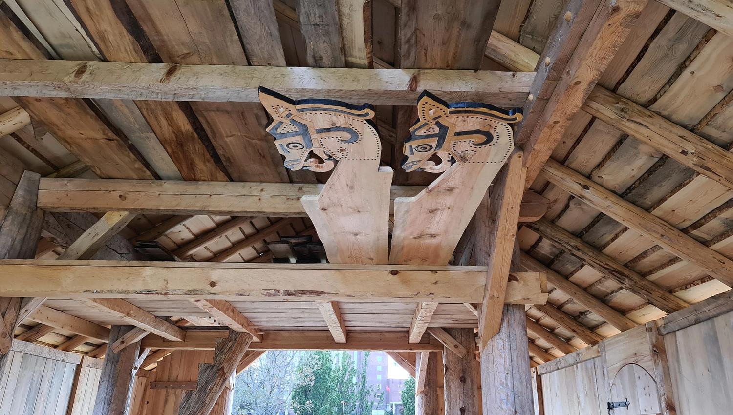 Dragehoder - detaljer til skipet